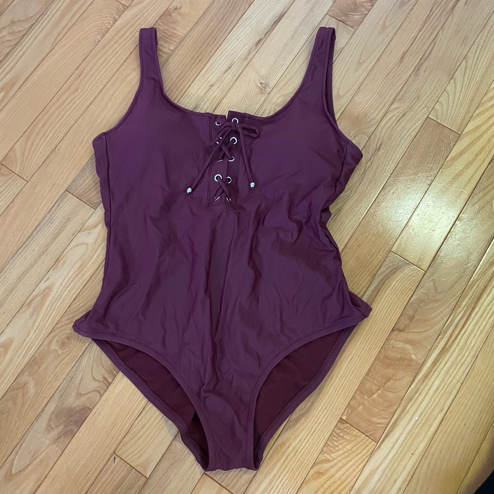 Women’s one piece bathing suit